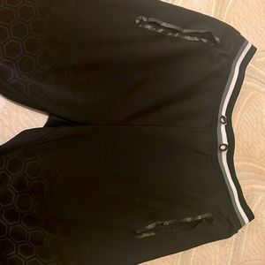 Black & white fabric shorts for men